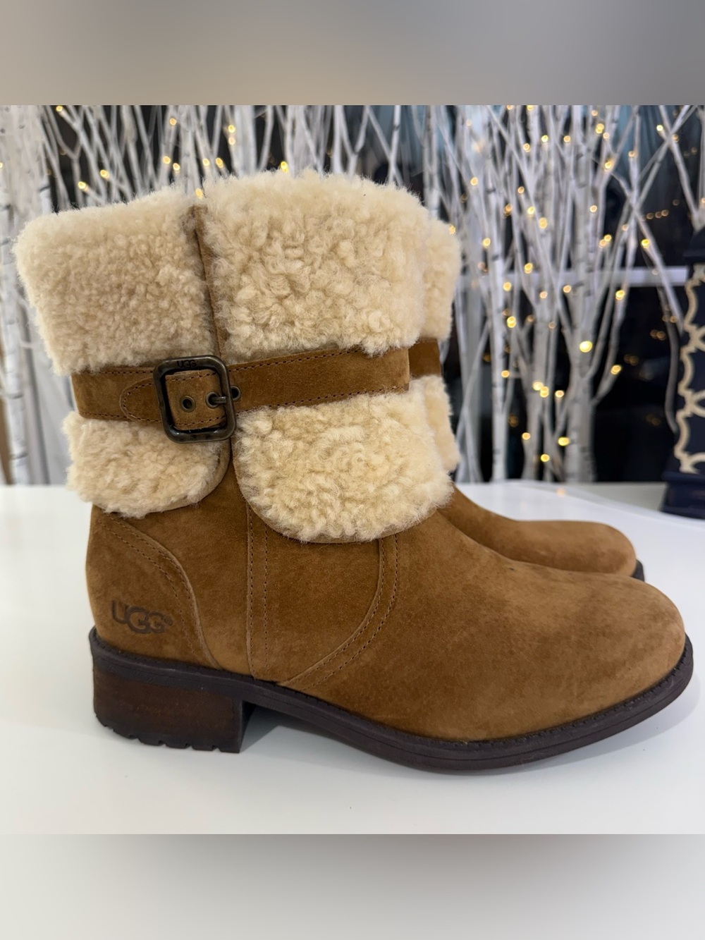 UGG “Blayre ll” Chestnut Suede Ankle Boots with Cream Shearling Cuff Sz 7.5